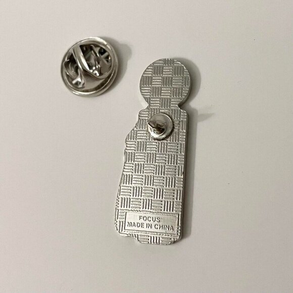 Vintage Route 66 Casino Gas Pump Shaped Souvenir Enamel Lapel Pin - Picture 4 of 7